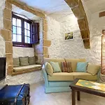 Mandy - An Authentic 400 Year Old Gozo Holiday home