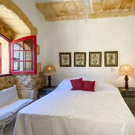 Mandy - An Authentic 400 Year Old Gozo * Ta' Abram